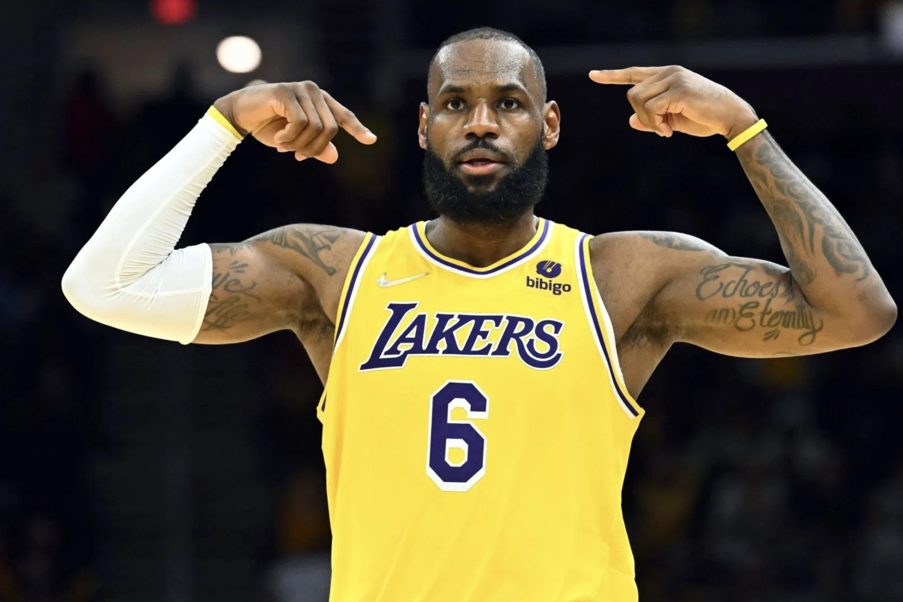 LeBron James Vermögen 2025: Wie reich ist der Superstar wirklich? Eine umfassende Analyse von Einkünften, Investments und dem Erbe des King.
